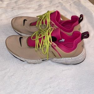 Nike Presto Size 9 (Run Small)